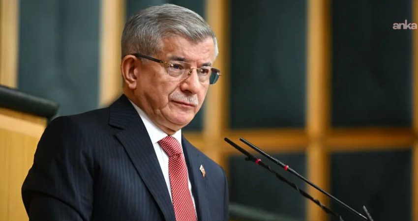 Davutoğlu hakkındaki “Cumhurbaşkanına hakaret” soruşturması… Davutoğlu’nun Avukatı savcılıktan bilgi aldı Eski Gelecek Partisi Genel Başkanı Ahmet Davutoğlu'nun avukatı Hasan Seymen,