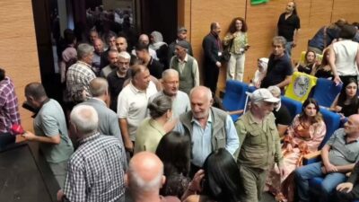 DEM Parti Eş Genel Başkanı Tuncer Bakırhan, Türkiye'de borsada eşi