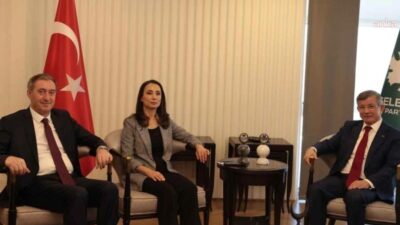 DEM Parti Eş Genel Başkanları Tülay Hatimoğulları ve Tuncer Bakırhan,