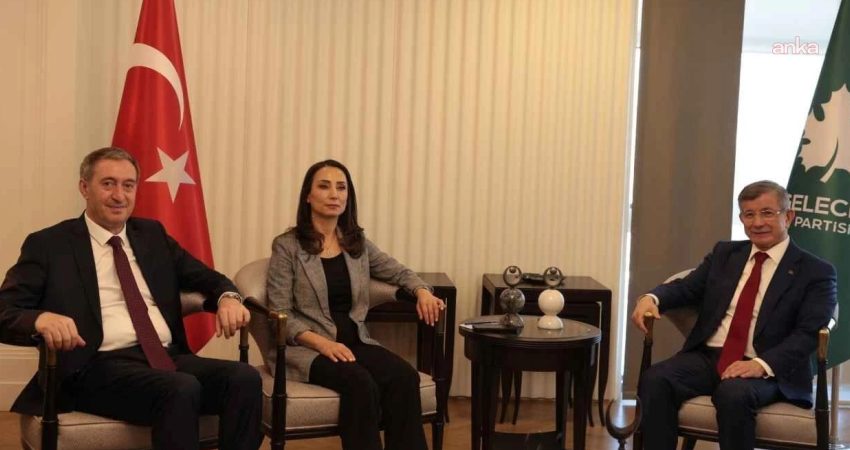 DEM Parti Eş Genel Başkanları Tülay Hatimoğulları ve Tuncer Bakırhan,