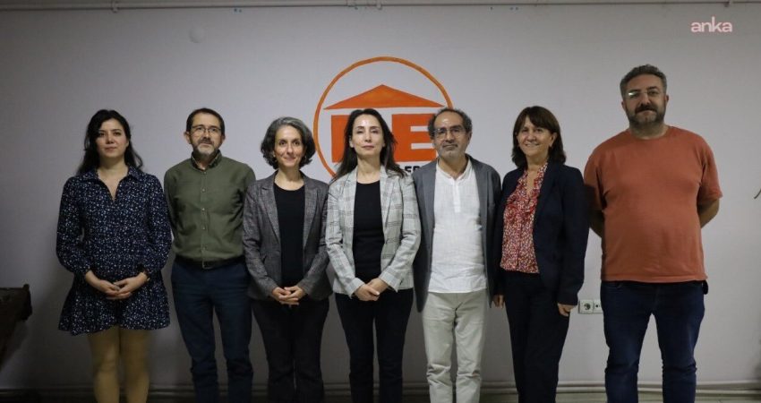 DEM Parti Eş Genel Başkanı Tülay Hatimoğulları ve beraberindeki heyet,