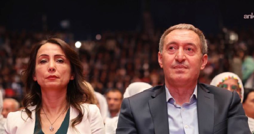 DEM Parti Eş Genel Başkanları Tülay Hatimoğulları ve Tuncer Bakırhan,