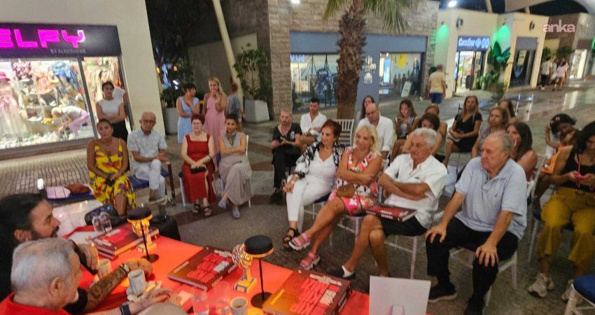 Devrim Erbil’in “Kıpkırmızı”sı Bodrum’da sanatseverlerle buluştu Türk resim sanatının usta ismi Devrim Erbil’in 60 yılı aşan