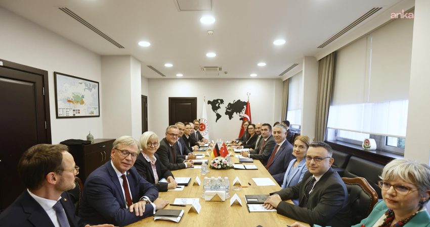 Dışişleri Bakan Yardımcısı Özel, Almanya Federal İçişleri Bakanlığı Devlet Sekreteri Engelke ile görüştü Dışişleri Bakan Yardımcısı Ali Özel, Almanya Federal İçişleri Bakanlığı Devlet Sekreteri