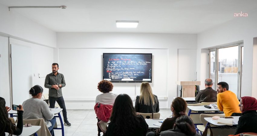 Diyarbakır’da çok dilli kurslarda yeni dönem kayıtları başladı Diyarbakır Büyükşehir Belediyesi'nin çok dilli hizmet anlayışı doğrultusunda düzenlediği dil