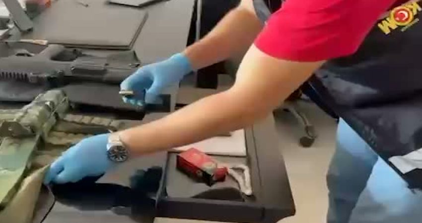 Diyarbakır’da “Daltonlar” operasyonu: 8 şüpheli tutuklandı Diyarbakır’da, örgüt liderliğini kırmızı bültenle aranan B.C.G’nin yönettiği “Daltonlar” suç