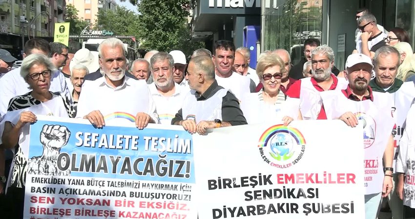 Diyarbakır’da emekli örgütleri, çalışan memurlara 2023 yılında verilen 8 bin