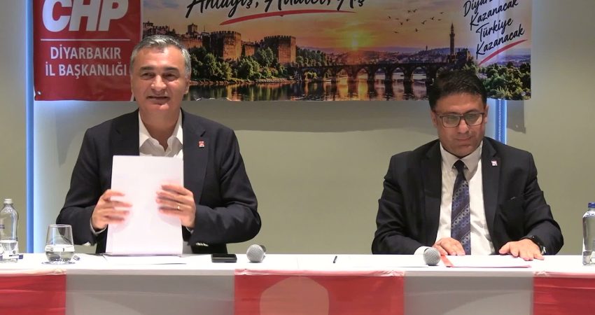 Diyarbakır’da kanaat önderlerinin katılımıyla düzenlenen “Ortak Akıl Buluşması” programına katılan