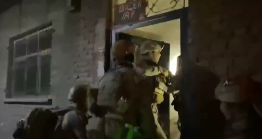 Diyarbakır polisinin kent genelinde uyuşturucu satıcılarına yönelik düzenlediği “Sokaklar Güvende”