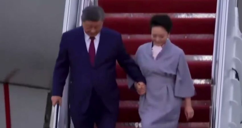 Çin Devlet Başkanı Xi Jinping, eşi Peng Liyuan ile resmi