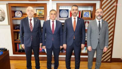 Türk Eczacıları Birliği (TEB) Merkez Heyeti Başkanı Mehmet İrfan Demirci,