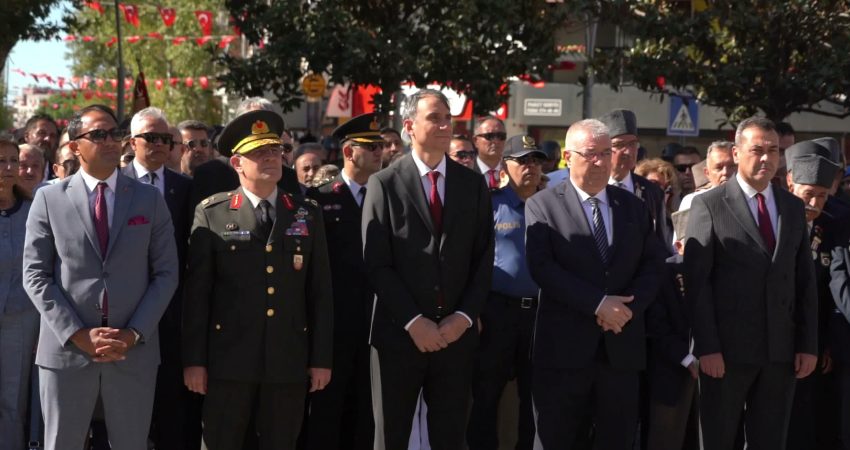 Edremit’in düşman işgalinden kurtuluşunun 104'üncü yılı, Cumhuriyet Meydanı ve Menderes