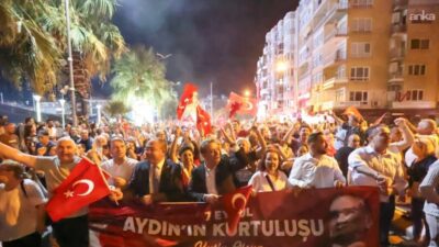 Aydın'ın düşman işgalinden kurtuluşunun 104’üncü yılı dolayısıyla Efeler'de düzenlenen fener