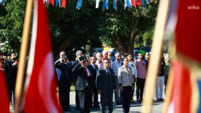 Gazi Mustafa Kemal Atatürk’e Sakarya Meydan Muharebesi’nin ardından gazilik unvanı