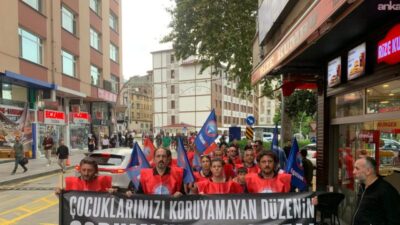 Eğitim-İş Rize Şubesi, Manisa’nın Turgutlu ilçesinde bir lisenin önünde 11