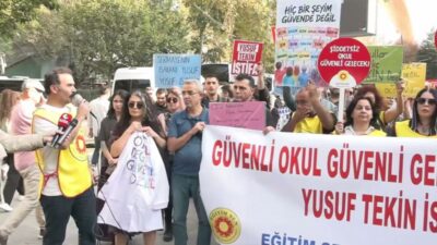 Eğitim-Sen üyeleri, Manisa'daki okul önünde gerçekleşen saldırıyı Milli Eğitim Bakanlığı