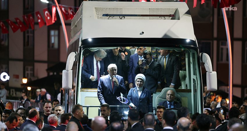 Cumhurbaşkanı Recep Tayyip Erdoğan, bazı programlara katılmak üzere geldiği memleketi