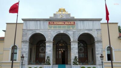 İstanbul’un Esenyurt ilçesinde korsan taksicilik yaptığı belirlenen aracın sürücüsü Ekrem