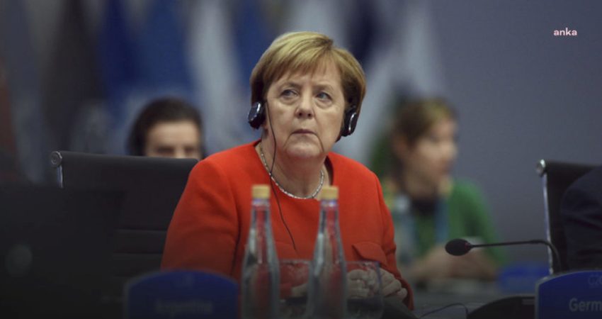 Eski Almanya Başbakanı Angela Merkel, aşırı sağcı Almanya için Alternatif