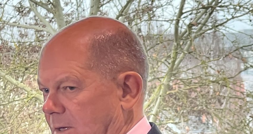 Eski Almanya Başbabakanı Olaf Scholz, artan savaş ve krizlere rağmen