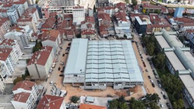 Eskişehir Büyükşehir Belediyesi’nin Kurtuluş Mahallesi’nde yapımını sürdürdüğü Kapalı Pazar Yeri