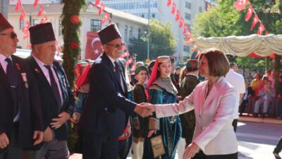 Eskişehir’in düşman işgalinden kurtuluşunun 104'üncü yılı, Valilik Meydanı’nda düzenlenen törenle