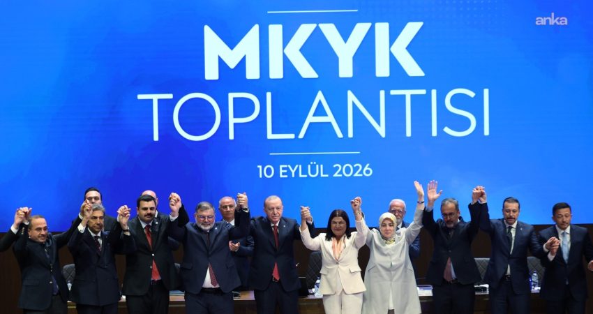 Foça Belediye Başkanı Saniye Bora Fıçı, CHP’den istifa etmesinin ardından