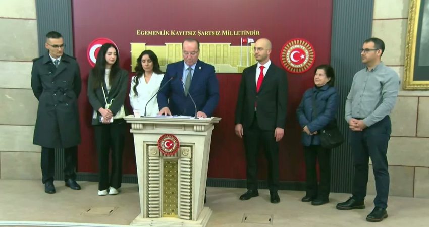 CHP Karabük Milletvekili Cevdet Akay, fon mağdurlarıyla birlikte TBMM'de düzenlediği