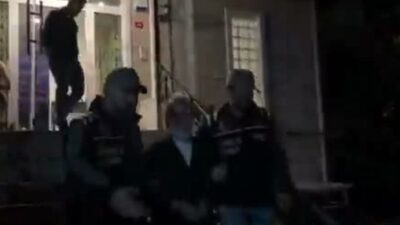 Gazeteci Ali Tarakçı, “halkı yanıltıcı bilgiyi alenen yayma” suçlamasıyla gözaltına