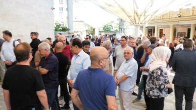 Tedavi gördüğü hastanede hayatını kaybeden gazeteci ve yazar, Cumhuriyet Vakfı