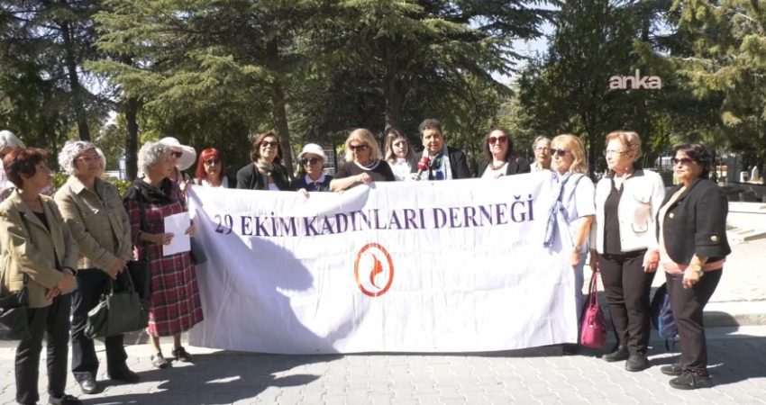 Gazeteci Şükran Soner yaşamını yitirdi… 29 Ekim Kadınları Derneği: “Bizlere örnek oldu” 29 Ekim Kadınları Derneği, Cumhuriyet Vakfı Yönetim Kurulu Üyesi ve Cumhuriyet