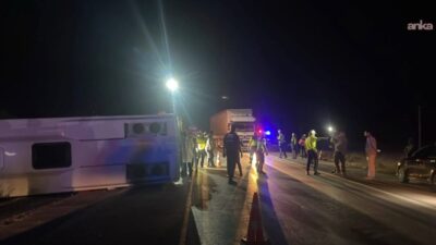 Gaziantep Valiliği, akşam saatlerinde Nurdağı-Gaziantep karayolunda bir otobüs ile otomobilin