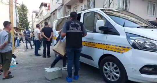 Gaziantep’te tartıştığı eşini pompalı tüfekle öldüren Harun K. (32), sokağa çıkıp