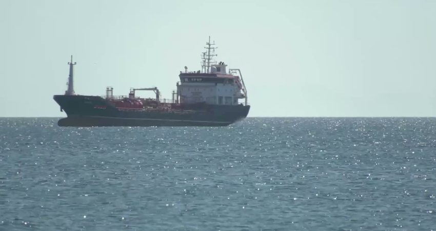 Gemi kazasına karışan Alsu tankeri Silivri açıklarında demirledi Silivri açıklarında 03:00 sıralarında yaşanan gemi kazasında kaybolan 10 denizciyle