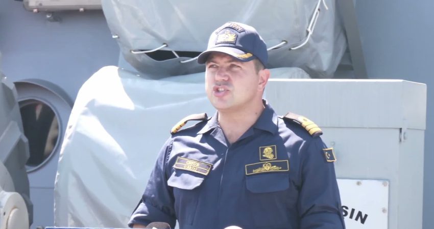 Girne’de arama çalışmaları sürüyor… TCG Işın Komutanı Cesur: “Batığı tespit edip 500 metrede arama yapacağız” TCG Işın Gemisi Komutanı Deniz Binbaşı Ulaş Cesur, Girne açıklarında