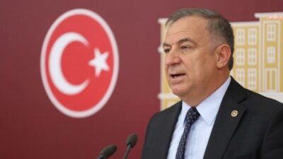 YENİ Parti İstanbul Milletvekili Gökan Zeybek, "Dün, Üsküdar Belediyesi’nde dört