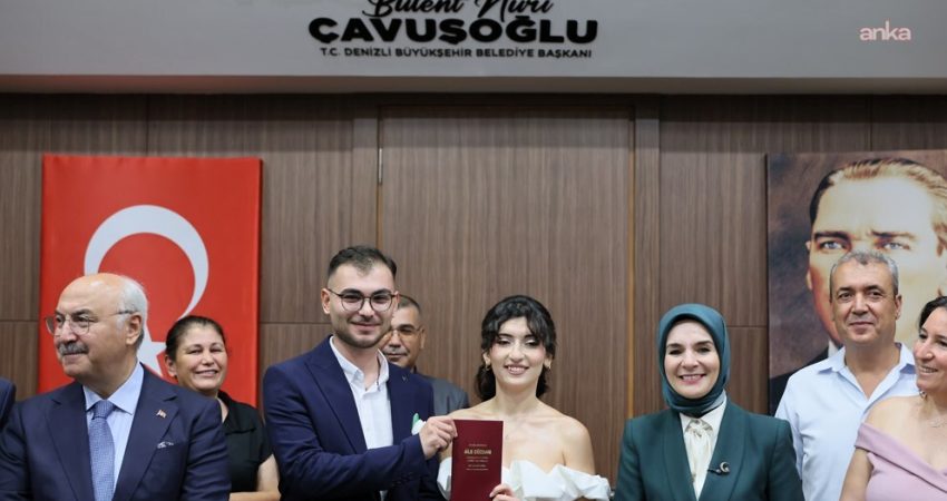 Aile ve Sosyal Hizmetler Bakanı Mahinur Özdemir Göktaş, aile kurumunun