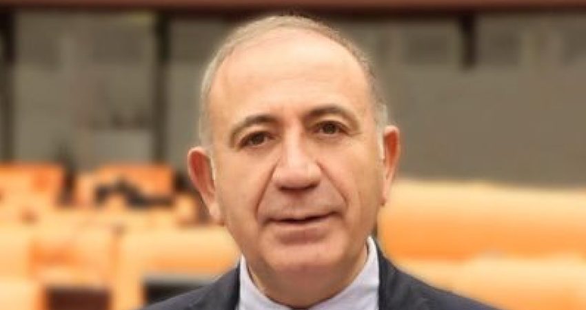 CHP İstanbul İl Başkanı Gürsel Tekin, Adalar Belediyesi’nde CHP’li üç