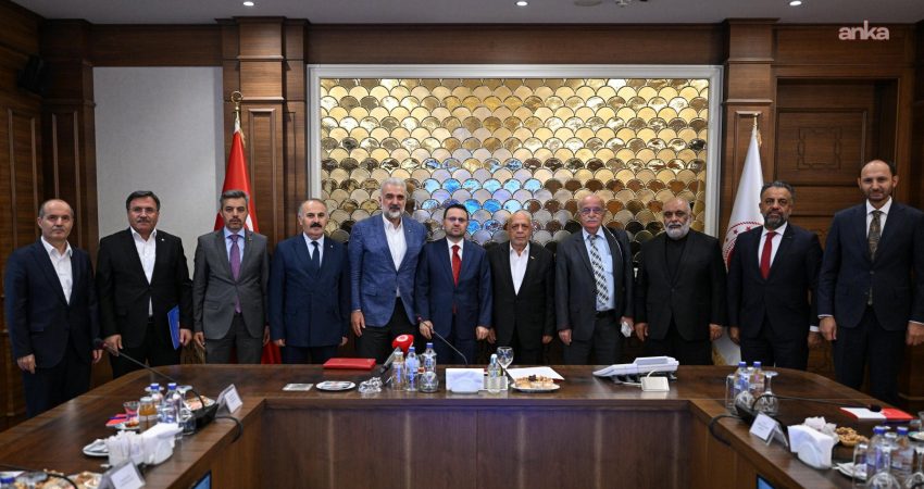 HAK-İŞ Genel Başkanı Mahmut Arslan ve Filistin’e Destek Platformu Dönem
