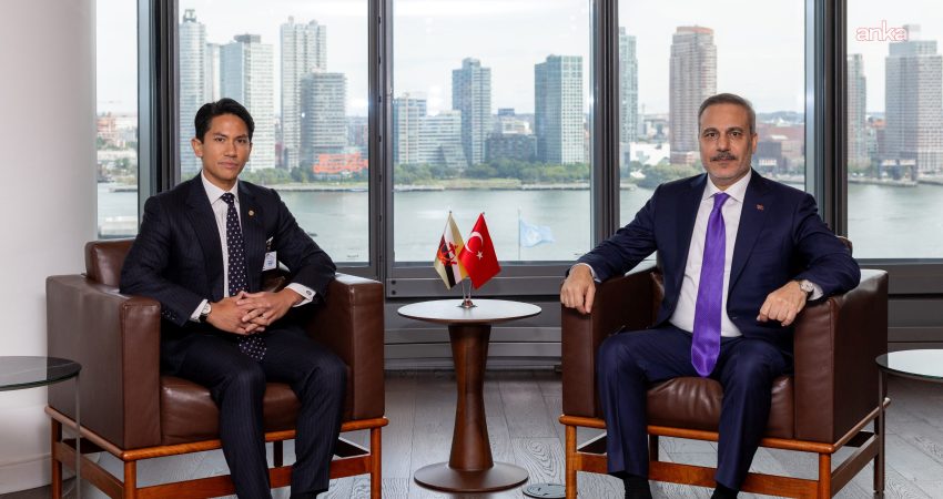 Hakan Fidan, Brunei Dışişleri Bakanı Abdul Mateen ile görüştü Dışişleri Bakanı Hakan Fidan, Brunei Darüsselam Dışişleri Bakanı Prens Abdul