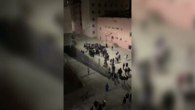 Afife Kız Öğrenci Yurdu’nda bulunan öğrenciler yaşadıkları su kesintilerini protesto
