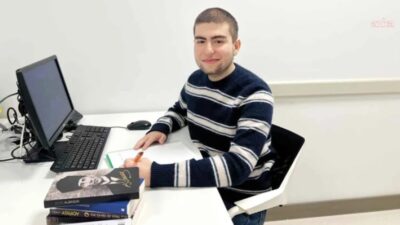 Lösemi tedavisi gören Kabataş Erkek Lisesi öğrencisi 18 yaşındaki Ahmet