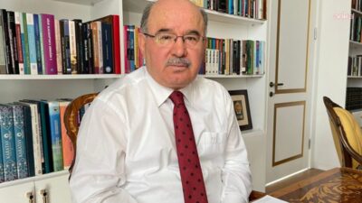 Eski Milli Eğitim Bakanı Hüseyin Çelik, eski Başbakan Ahmet Davutoğlu