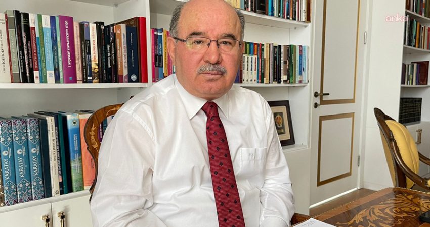 Eski Milli Eğitim Bakanı Hüseyin Çelik, eski Başbakan Ahmet Davutoğlu