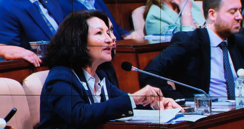 İBB Meclisi CHP Meclis Grup Başkanvekili Ülkü İnanlı’dan açıklama İBB Meclisi CHP Grup Başkanvekili Ülkü İnanlı, İBB'de bazı işe