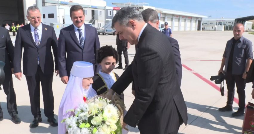 İçişleri Bakanı Çiftçi: Suç örgütü üyelerinin iadesi için Yunanistan, Almanya ve İtalya’ya ziyaretlerimi sürdüreceğim İçişleri Bakanı Mustafa Çiftçi, Amasya'da okul güvenliği ve organize suç