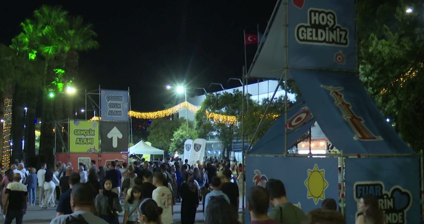 İEF’de Yıldız Tilbe rüzgarı esti 95. İzmir Enternasyonal Fuarı, birbirinden ünlü sanatçıların konserleri ve sevilen