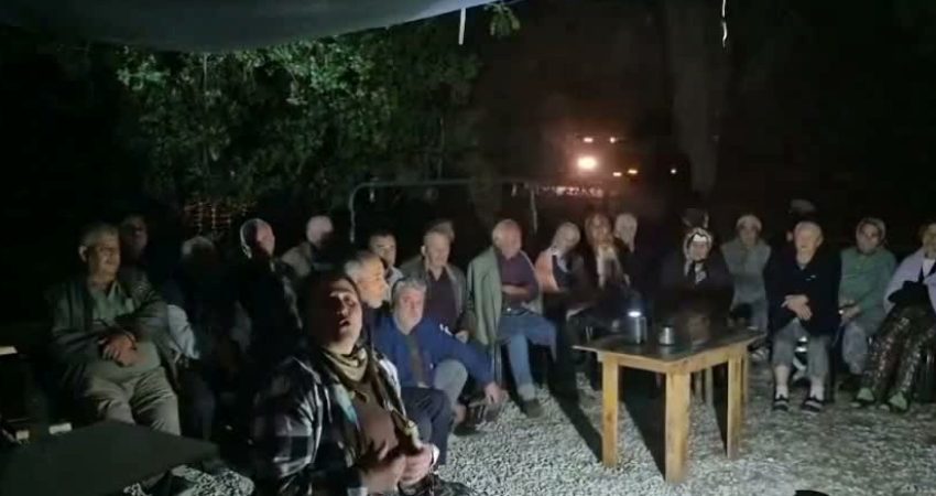 Muğla’nın Milas ilçesine bağlı İkizköy’de, Akbelen Ormanı çevresindeki yaklaşık 200
