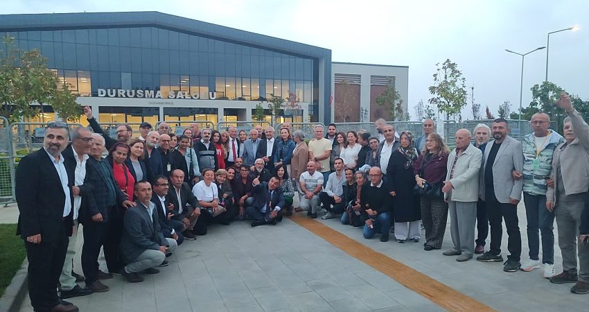 İmamoğlu’nun “makam aracı” davası 23 Ekim’e ertelendi Tutuklu cumhurbaşkanı adayı ve İstanbul Büyükşehir Belediye (İBB) Başkanı Ekrem