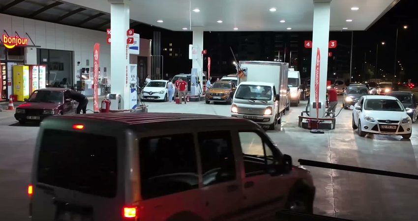 Motorinin litre fiyatına yapılan 6,62 liralık zam, Isparta'da pompaya yansıdı.